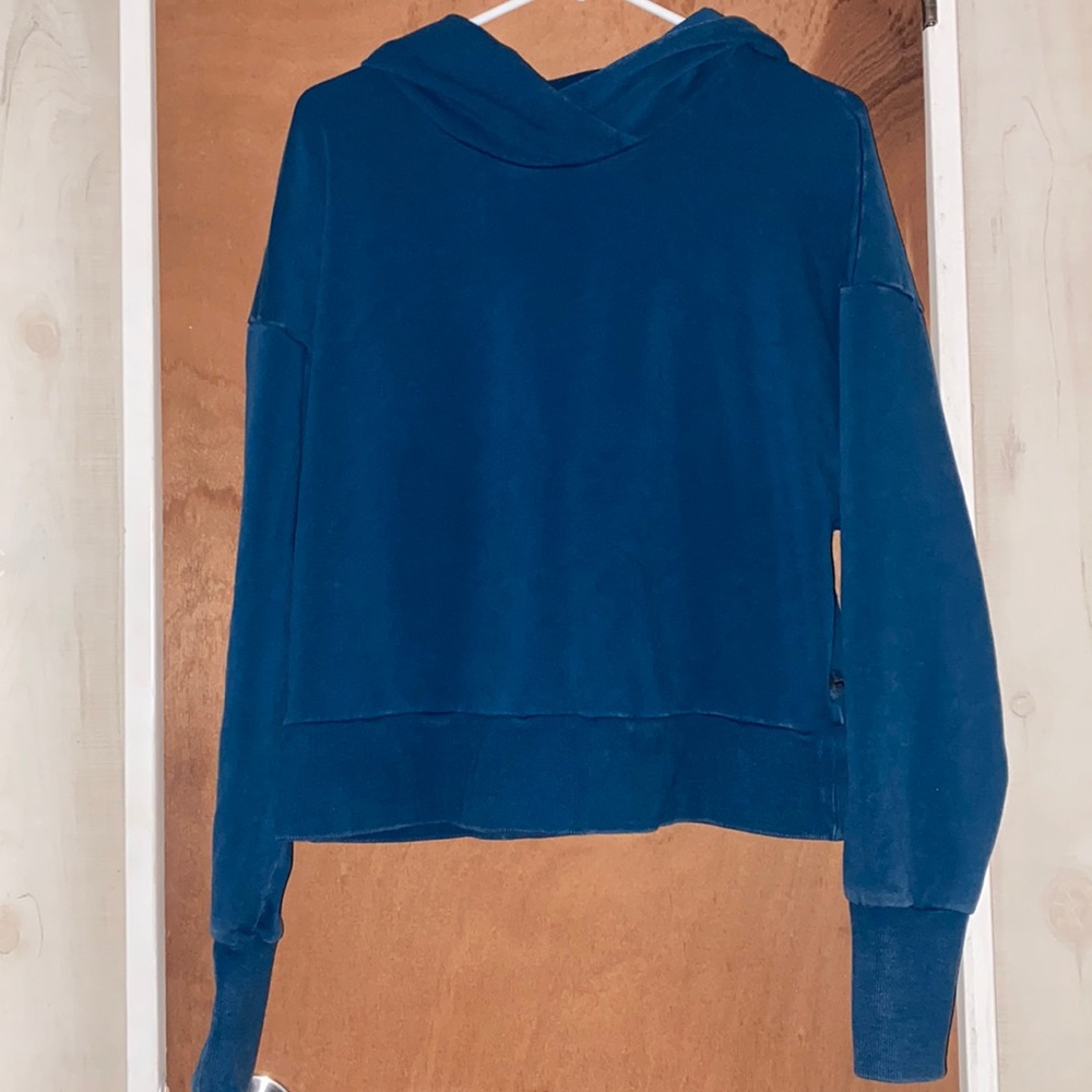 New X-large Blue Cropped Hoodie.